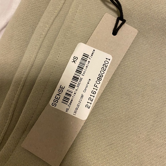 *SOLD** Essential sweatpants - Picture 3 of 5